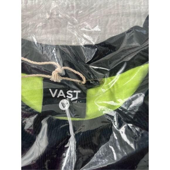 Vast Elements Collegiate Crew University T-shirt - Black NEW NWT - Picture 8 of 9